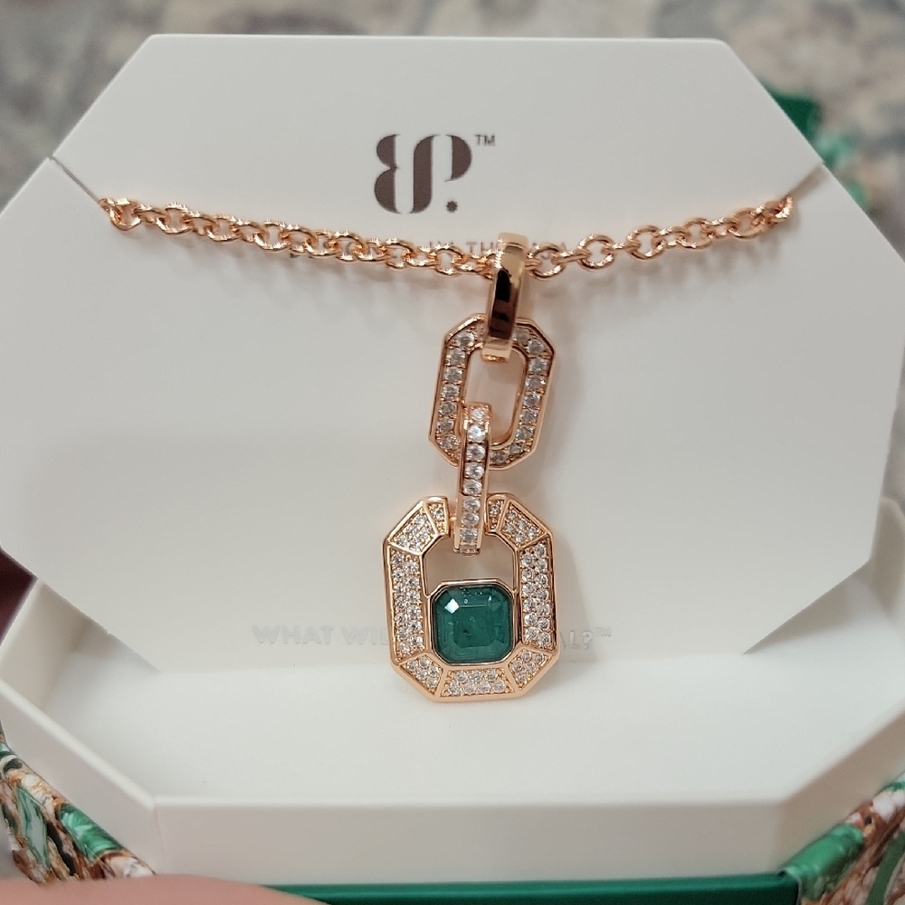 Gold and Green Geometric Pendant Necklace